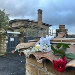 Oggi i funerali dei genitori di Carlomagno, ad Anguillara è lutto cittadino Oggi i funerali dei genitori di Carlomagno, ad Anguillara è lutto cittadino