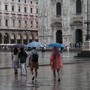 Caldo anomalo fino a 34°, poi brusco cambio meteo con piogge e nubifragi: ecco la data