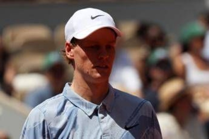 Sinner ha sbagliato a giocare troppo? Da Barazzutti a Bertolucci, l'opinione dei big azzurri sul ko al Roland Garros Sinner ha sbagliato a giocare troppo? Da Barazzutti a Bertolucci, l'opinione dei big azzurri sul ko al Roland Garros
