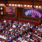 Legge elettorale, franchi tiratori mandano sotto governo su preferenze. Ira Meloni: "Ha vinto palude, serve una riflessione"