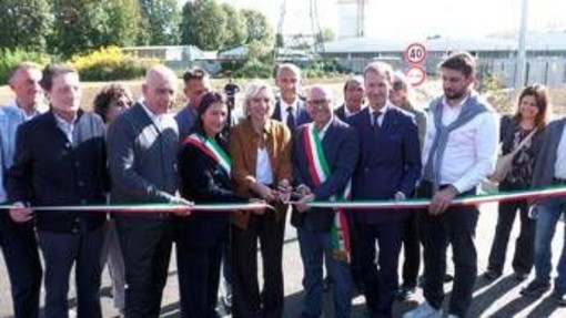 Inaugurata la nuova tangenziale nord di Cesano Maderno Inaugurata la nuova tangenziale nord di Cesano Maderno