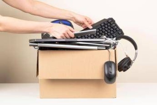 Rifiuti, indagine: un italiano su due non conosce i Raee ma il 73% si considera preparato sul riciclo