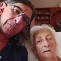 Morta la madre del disturbatore tv Gabriele Paolini, il figlio presenta denuncia per malasanità. Sequestrate le cartelle cliniche
