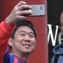 Mondiali, il selfie del ct del Giappone con Kane