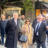 Giuli “Massimo sforzo del governo per il restauro del teatro Sannazaro” Giuli “Massimo sforzo del governo per il restauro del teatro Sannazaro”