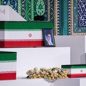 Iran, preghiera funebre per Khamenei: ci sono tre figli ma non Mojtaba Iran, preghiera funebre per Khamenei: ci sono tre figli ma non Mojtaba