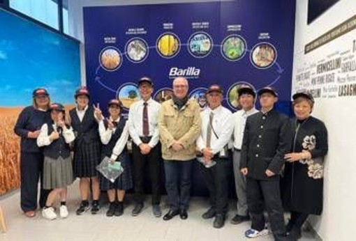 Barilla, con 'Porte aperte' oltre 6.000 visitatori all’insegna della trasparenza Barilla, con 'Porte aperte' oltre 6.000 visitatori all’insegna della trasparenza