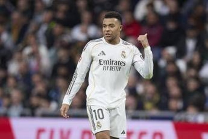 Real Madrid, la (rumorosa) protesta dei tifosi: Blancos sommersi dai fischi