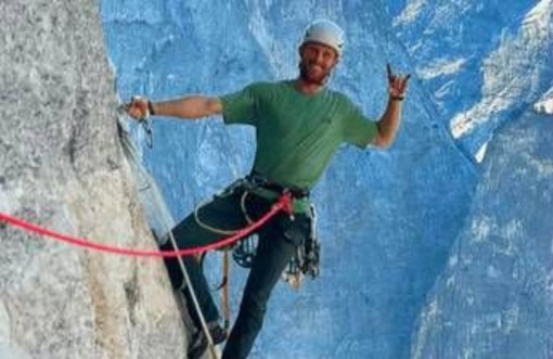 Tragedia in Sierra Nevada, morto alpinista Jake Whisenant: nel 2024 la sua scalata record su El Capitan Tragedia in Sierra Nevada, morto alpinista Jake Whisenant: nel 2024 la sua scalata record su El Capitan