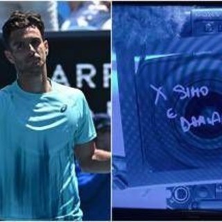 Australian Open, la commovente dedica di Musetti a coach Tartarini: "Per Simone e Damiano" Australian Open, la commovente dedica di Musetti a coach Tartarini: "Per Simone e Damiano"