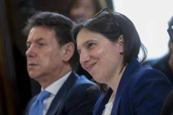 Campo largo, Conte risponde a Schlein: "Si va alle primarie, non c'è alternativa"