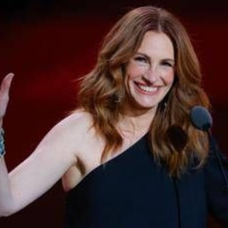 Mostra Venezia, 5 film italiani in concorso. Per Julia Roberts il primo red carpet