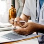 Linfedema interessa fino a 80% pazienti colpiti da tumore, esperti: "D'estate è più gravoso"