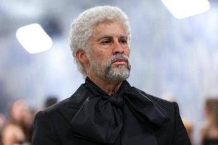 Bad Bunny irriconoscibile al Met Gala: "Ci sono voluti 53 anni per prepararmi"