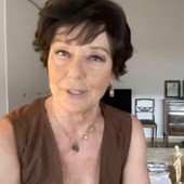 Monica Guerritore, la confessione: "Ho finito oggi la chemio, l'amore è tutto in questi momenti" Monica Guerritore, la confessione: "Ho finito oggi la chemio, l'amore è tutto in questi momenti"
