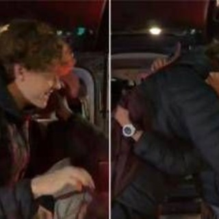 Sinner, trionfo e regalo al 'bambino portafortuna'. Il gesto di Jannik per il super tifoso a Parigi Sinner, trionfo e regalo al 'bambino portafortuna'. Il gesto di Jannik per il super tifoso a Parigi