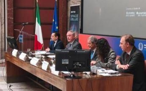 Urso: &quot;Spazio e mare, due settori per lo sviluppo dell'eccellenza scientifica e manifatturiera italiana&quot;