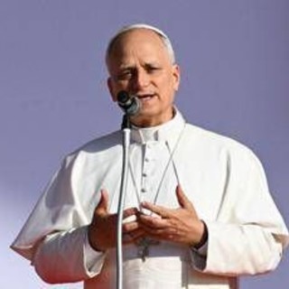 Papa: "Democrazia resti sana o diventa tirannia, potere in mano di pochi una minaccia"