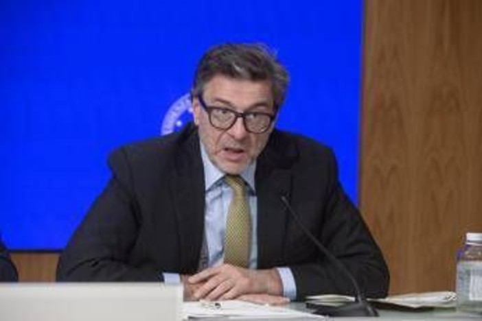 Manovra 2026, cambia norma su affitti brevi nel testo bollinato: ecco le misure
