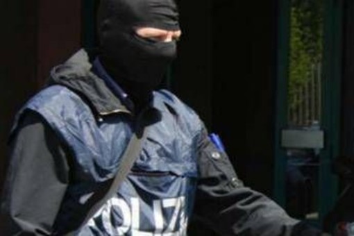 Arezzo, 15enne indagato per propaganda d'odio e istigazione a delinquere