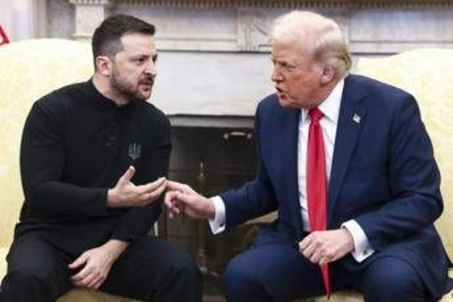 Ucraina frena sul piano di Trump, l'ira del tycoon: &quot;Zelensky incendiario&quot;