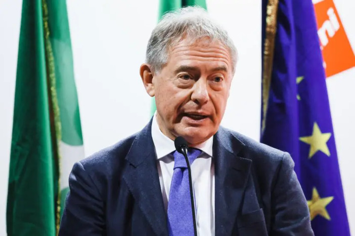 Iran, Urso “Al lavoro per pacchetto interventi di compensazione in Cdm”