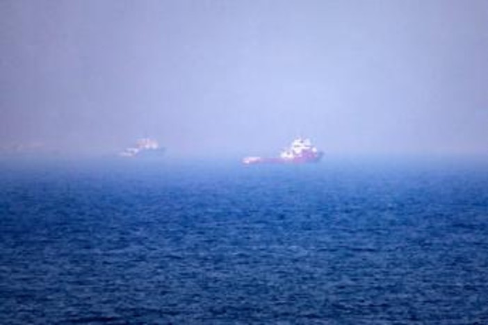 Iran, petroliera colpita in stretto Hormuz. Teheran agli Usa: "Guerrafondai. Nuovi attacchi? Piano di risposta è pronto" Iran, petroliera colpita in stretto Hormuz. Teheran agli Usa: "Guerrafondai. Nuovi attacchi? Piano di risposta è pronto"