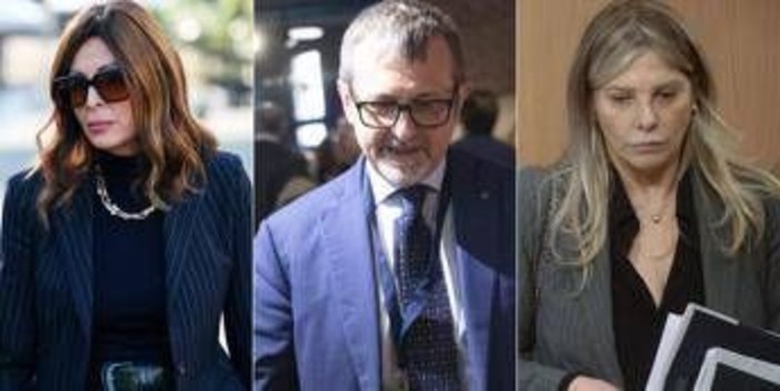 Meloni, pressing per dimissioni di Santanchè. Lasciano Delmastro e Bartolozzi Meloni, pressing per dimissioni di Santanchè. Lasciano Delmastro e Bartolozzi