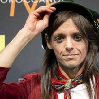 Eurovision, oggi il debutto di Lucio Corsi: il primo dopo 27 anni a suonare uno strumento sul palco