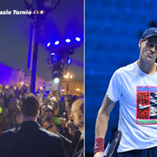 Sinner ringrazia Torino con... un errore, ma poi rimedia Sinner ringrazia Torino con... un errore, ma poi rimedia