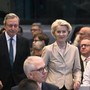 Von der Leyen a Draghi: &quot;Grazie Mario per il tuo servizio all'Europa&quot;