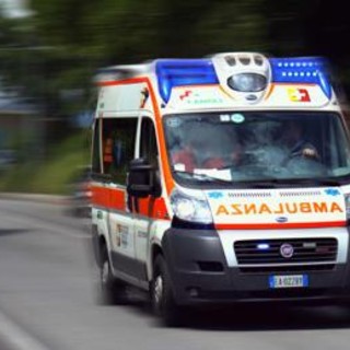 Incidente al Rally 1000 Miglia, auto esce di strada: spettatore travolto e ucciso
