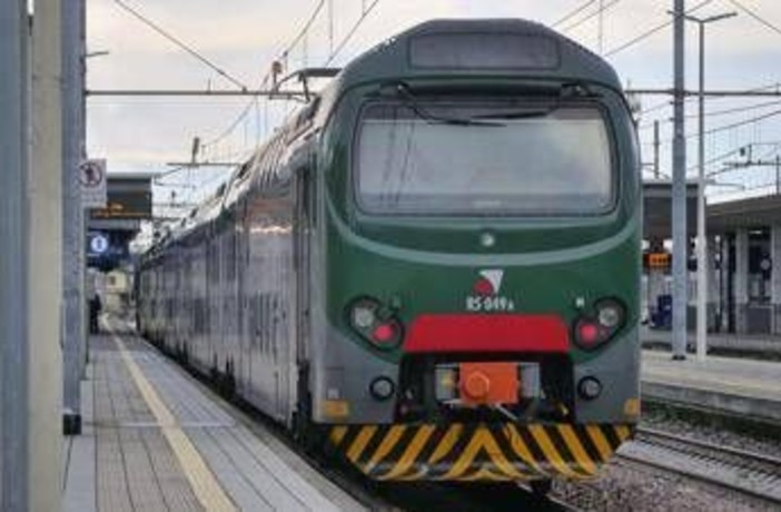 Sciopero 28 novembre, l'Italia si ferma: dai treni ad aerei e scuola, orari e fasce di garanzia