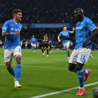 Il Napoli frena in testa, 2-2 col Genoa e l’Inter torna a -1