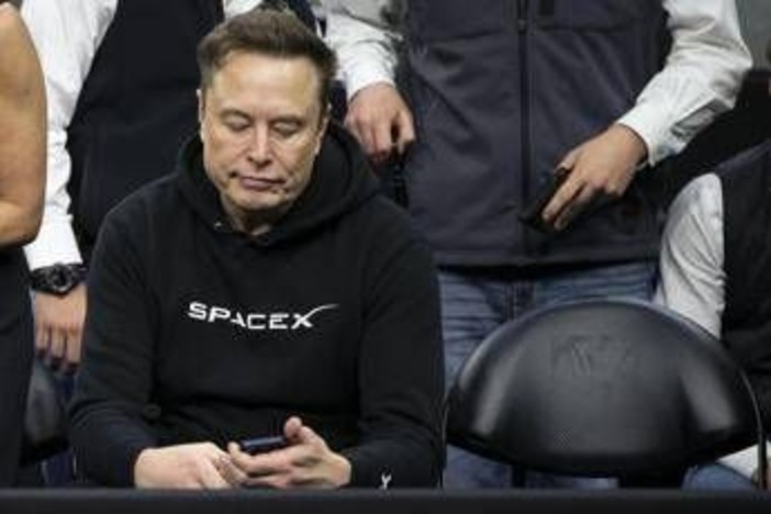 Continua la fuga da Musk, dopo la ceo lascia anche il responsabile pubblicità di X Continua la fuga da Musk, dopo la ceo lascia anche il responsabile pubblicità di X
