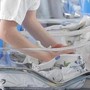 Neonati morti in ospedale a Bolzano, batterio killer nel dispenser per lavare i biberon