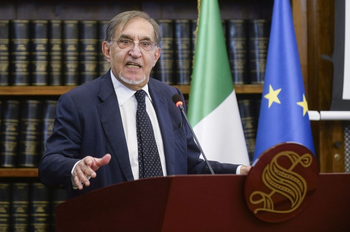 Legge elettorale, La Russa “Fatto politico c’è, ma esagerazione su emendamento” Legge elettorale, La Russa “Fatto politico c’è, ma esagerazione su emendamento”