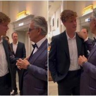 Sinner presenta la sua Fondazione e incontra... Bocelli