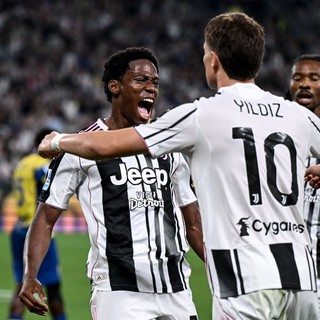 La Juventus parte bene, David e Vlahovic piegano il Parma