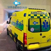 Guida un'ambulanza e lavora sei giorni al mese: "Guadagno 2300 euro"