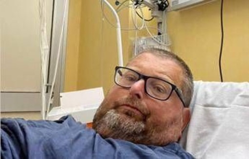 Mario Adinolfi: &quot;Notte con dolori atroci, grazie ai medici ora sono a casa&quot;