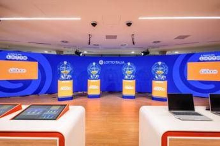 Lotto, inaugurazione della nuova sala estrazionale di Milano