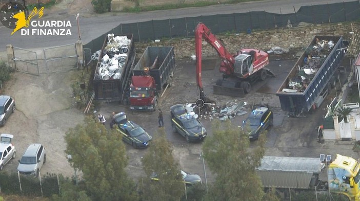 Traffico illecito di rifiuti, sequestrati beni per 2 milioni a Caltanissetta