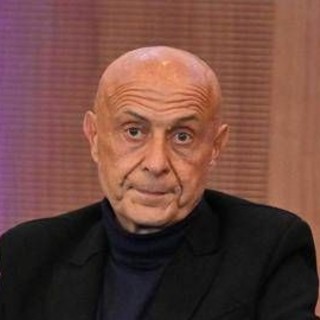 Minniti: "Il Mediterraneo è tornato al centro del mondo". Il seminario italo-spagnolo Minniti: "Il Mediterraneo è tornato al centro del mondo". Il seminario italo-spagnolo