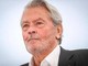 Alain Delon, il figlio minore avvia un'azione legale per annullare il testamento dell'attore