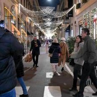 Caro Natale, tra pranzi e addobbi: ecco quanto spenderemo per le feste Caro Natale, tra pranzi e addobbi: ecco quanto spenderemo per le feste