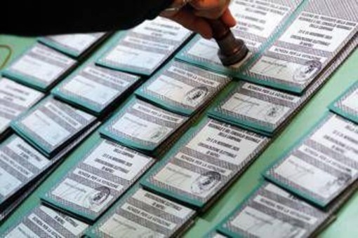 Elezioni Regionali: si vota oggi in Campania, Puglia e Veneto