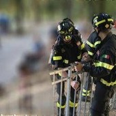 Paura a Pordenone, bimbo di 2 anni incastrato con la testa nella ringhiera del parco giochi: soccorso