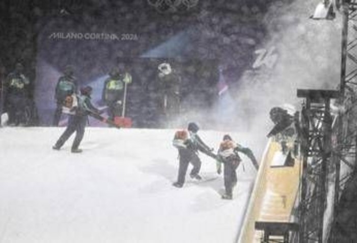 Milano Cortina, finale big air sci freestyle posticipata per tempesta di neve a Livigno