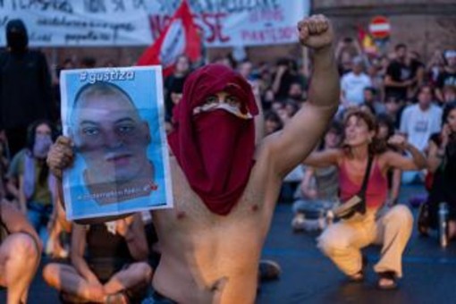 Caso Fakir, dalla morte alla guerriglia a Bologna. Nordio: "Qui nessun modello Ice" Caso Fakir, dalla morte alla guerriglia a Bologna. Nordio: "Qui nessun modello Ice"